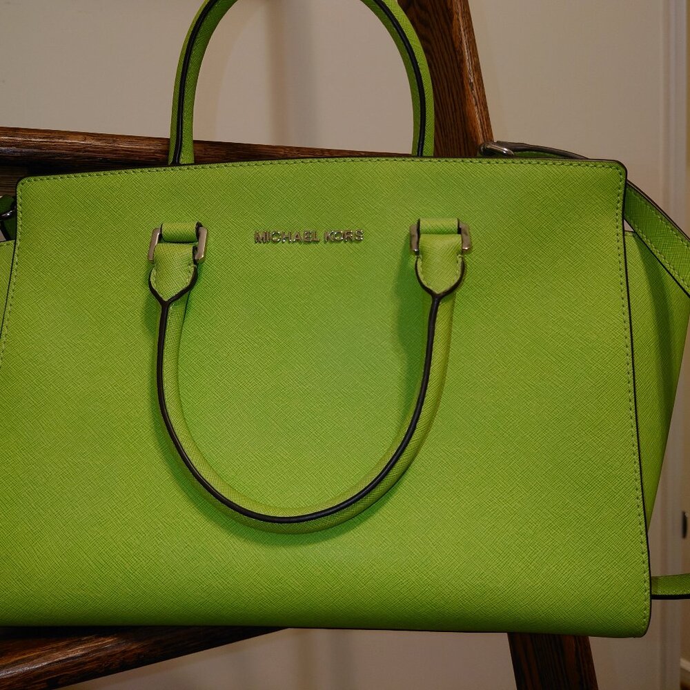 Michael Kors Large Selma Pear Green Purse - Picture 2 of 12